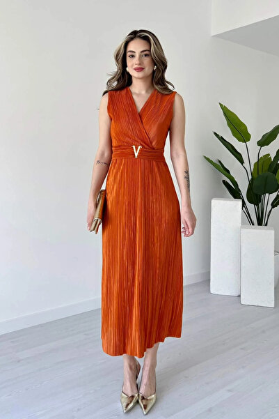 KauFurn Kruvaze Yaka Bel Aksesuarlı Piliseli Midi Elbise