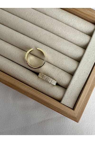 ringbox Stoned Matte Gold Ring