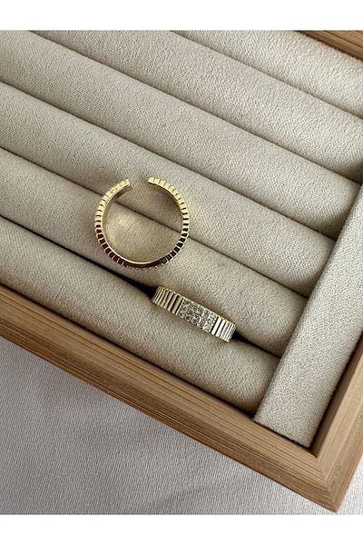 ringbox Stoned Matte Gold Ring