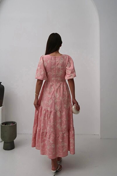 HELİS BUTİK Φόρεμα με ροζ διακοσμητικό κουμπί με μπαλόνι μανίκι με κέντημα λινό