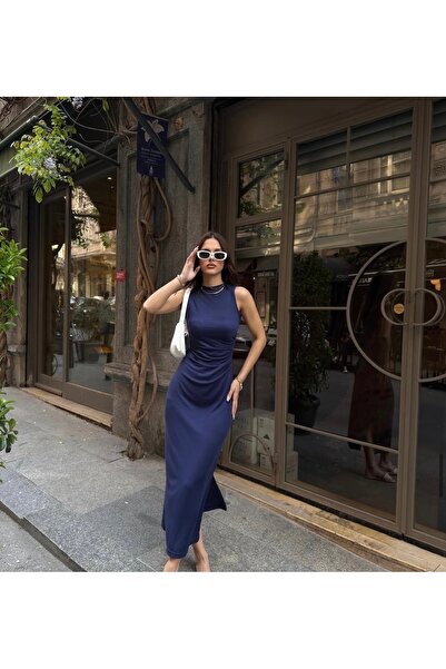 ELLA Model Pike Fabric Dress