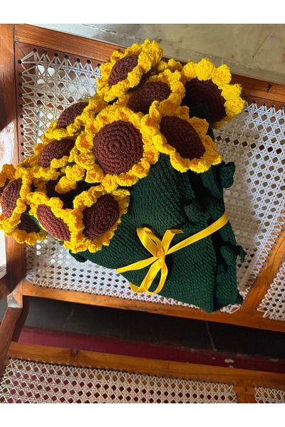 ZAHandmade Sunflower Bouquet Shawl
