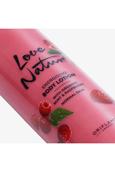 Oriflame Lotiune de corp energizanta cu menta si zmeura organica Love Nature XXL, 500 ml