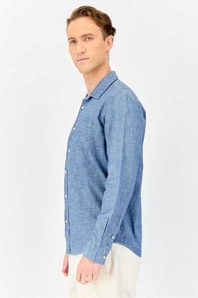 GAP Men Regular Fit Chambray Pattern Long Sleeve Casual Shirt, Washed Blue
