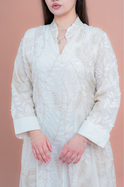 IKKXA Soft Petals Embroidered Jalabiya