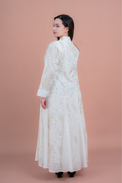 IKKXA Soft Petals Embroidered Jalabiya