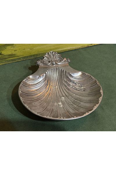 tayfuntufan antika koleksiyon British Metal Ashtray Measures 15 cm 12.5 cm