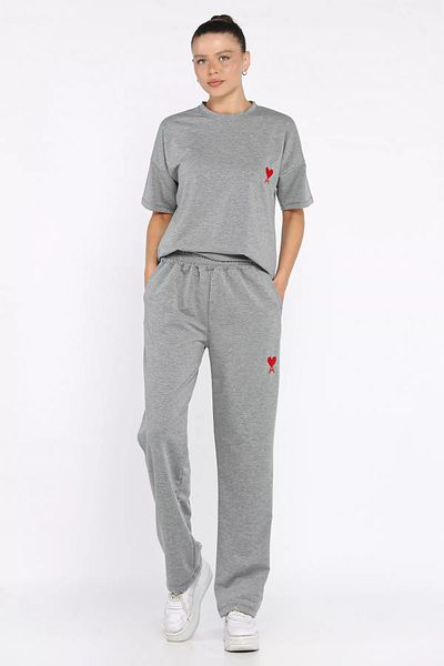 GÜLSELİ Gray Women's Heart Embroidered Crew Neck T-Shirt Pants Two-Piece Set