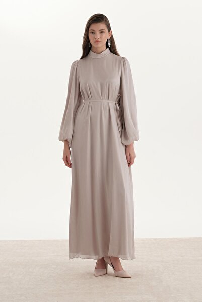 ipekton studio فستان أورجانزا ساتان بقلم بيج