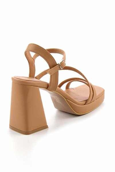 Bambi Dámské klasické boty na podpatku v odstínu nude K05215061109