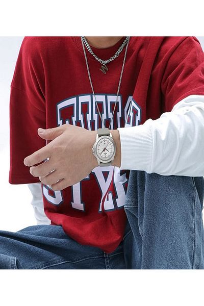 Naviforce Stylish Silver Watch with White Face, Red Accents & Gray Band