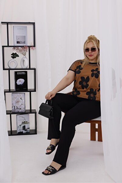 Siyezen Plus Size Cotton Lycra Suit with Tulle Detail at the Collar