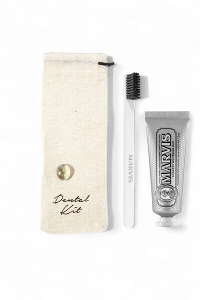 Marvis Smokers Whitening Mint 25 ml + Yumuşak Beyaz Diş Fırçalı Dental Kit