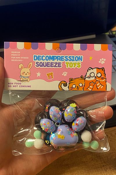 TUENGİ STORE Cat Paw Squishy Toy Cute Paw Sticky Succhi Squeeze Toy Extending Stress Toy
