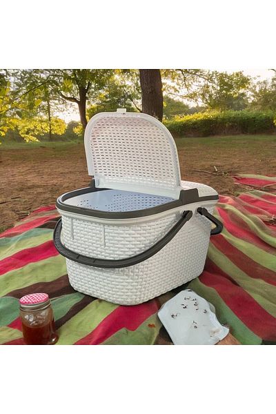 PARAMORE White Rattan Picnic Basket 30 Lt