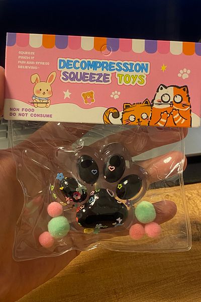 TUENGİ STORE Cat Paw Squishy Toy Cute Paw Sticky Succhi Squeeze Toy Extending Stress Toy