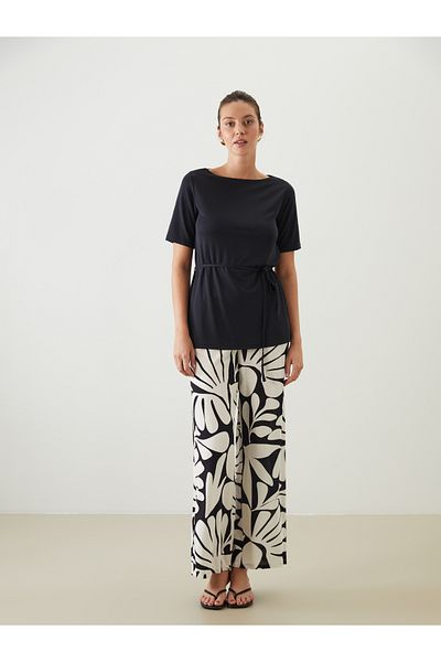 LC Waikiki Γυναικείο T-Shirt με λαιμόκοψη με πέτρες