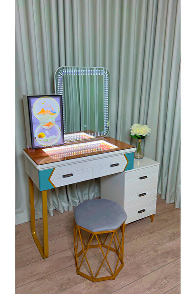 Un تسريحة مكياج حديثة بإضاءة LED وتصميم فاخر متعدد الوظائف