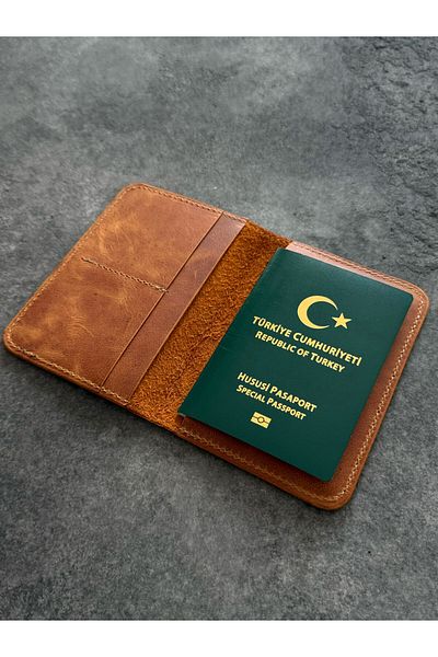 Bolt Leather Leather Passport Case