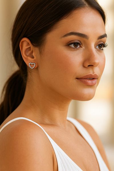 Luminos Butik Modern Love: Curved Metal Heart Earrings Mk009-Silver