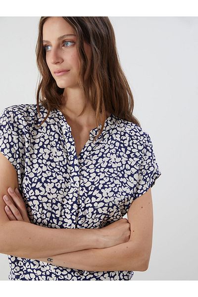 LC Waikiki Blue Scoop Neck Floral Blouse