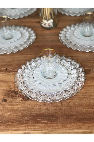 B&M Silver Lace Patterned Curved 24 Piece Breakfast Set