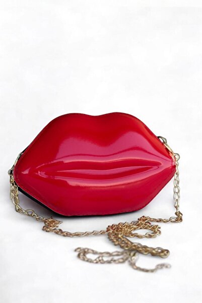 Melissa Boutique Women's Red Lip Model Gold Chain Detailed Shiny Patent Leather Bag