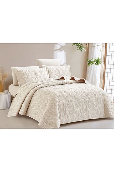 Beroea Home Add a touch of timeless beauty to your bedroom with our Floral Bedspread Set