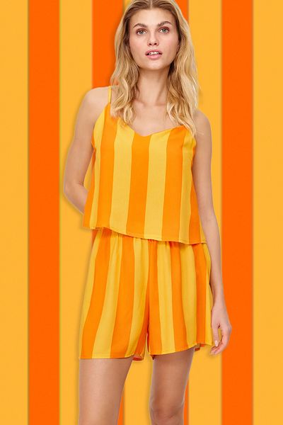 Trendyol Collection Set de pijamale țesute din viscoză, cu dungi portocalii și bretele subțiri THMSS23PT00225