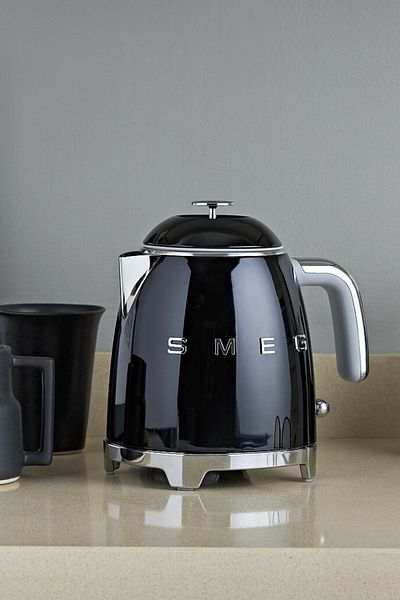 SMEG 50's Style Retro Black Mini Kettle - 0.8 Lt Klf05Bleu