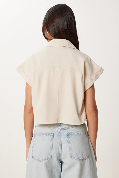 Happiness İstanbul Γυναικείο Κρεμ Λινό Crop Πουκάμισο με Τσέπες ZH00056