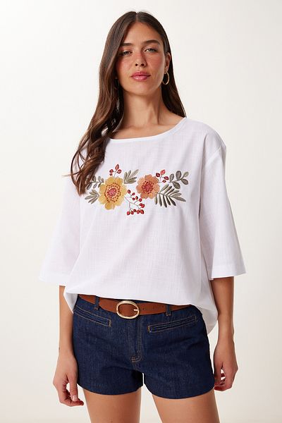 Happiness İstanbul Women's White Floral Embroidered Summer Linen Blouse Fi̇00002