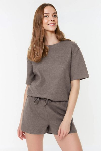 Trendyol Collection Σετ Πιτζάμες Πλεκτές με υφασμάτινο σορτς βάφλα βιζόν THMSS22PT0524