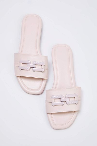 TRENDYOL SHOES Rosa Damenhausschuhe mit Kettendetail TAKSS25TE00063