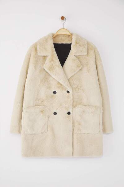 Trendyol Collection Ecru Fur Mono Closure Oversize Midi Coat Twoaw26Kb00005