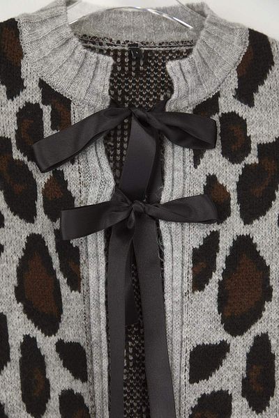 Trendyol Collection Light Gray Leopard Patterned Crop Knitwear Cardigan Twoaw25Hi00355