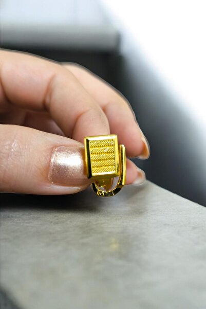 BEYZA DERELİ TAKI AKSESUAR 22 Ayar Fiziki Altın Kaplama Klipsli Kare Hasır Küpe