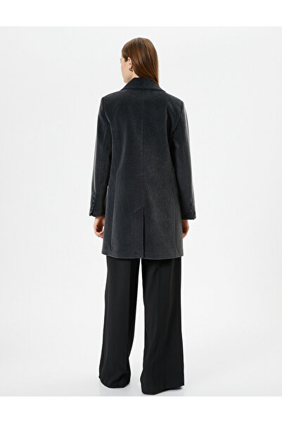 Koton Kaschmirmantel mit einem Knopf, verdeckter Tasche und glänzender Struktur