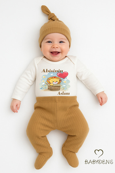 BABYDEN'S Abisinin Aslanı Yazılı 3’lü Bebek Takımı Uzun Kollu Çıtçıtlı Body,Fitilli Patikli Pantolon Şapka Set