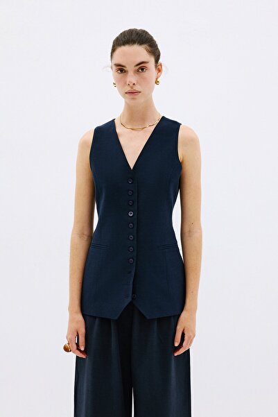 VATKALI V-Neck Body-Fitting Vest