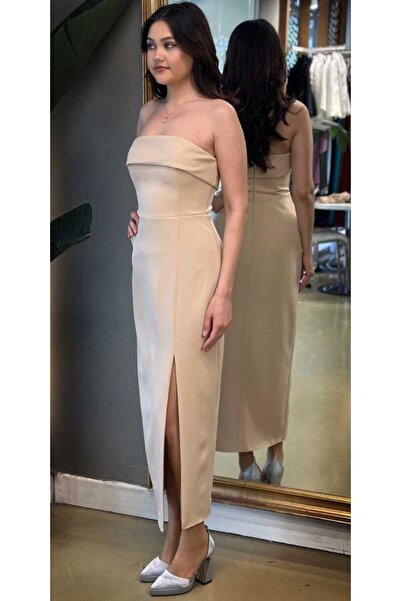 Abiyeniall Bej Straplez Yaka Yırtmaçlı Düz Kesim Krep Midi Abiye Elbise 7692