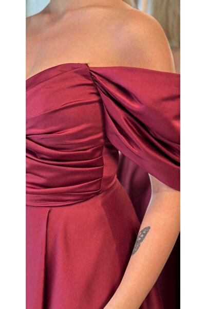 Abiyeniall Vişne Renk Düşük Kollu Anvelop Yırtmaçlı Kloş Etekli Saten Uzun Abiye Elbise 7568