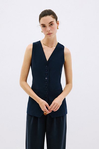 VATKALI V-Neck Body-Fitting Vest