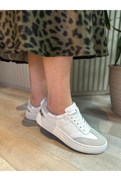 Hermones حذاء رياضي نسائي من الجلد الطبيعي باللون الأبيض من مدريد - نمط الفهد