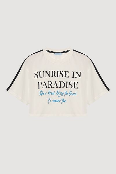 Quzu Piping Detailed Text Printed Crop T-Shirt Ecru