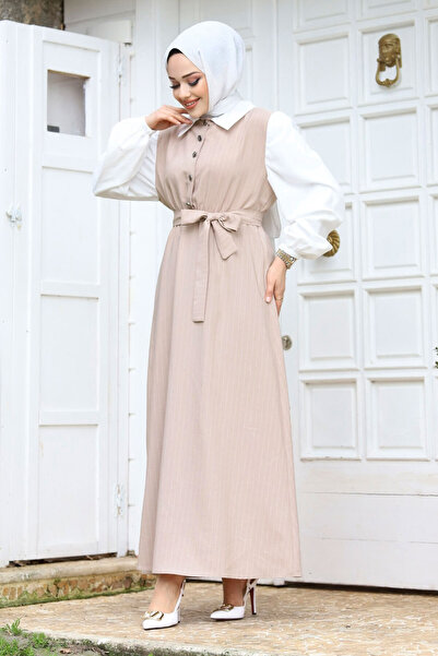 Tesettür Dünyası Μπεζ Χρώμα Tsd 240249   Μοντέλο μπροστινό φόρεμα με μισά κουμπιά και φύλλο