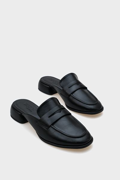 Capone Outfitters Max Closed Toe Women's Slippers