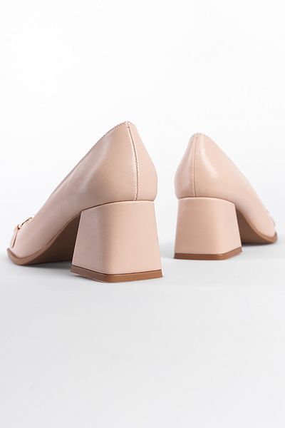 Capone Outfitters Pantofi de damă cu toc mediu cu vârf tocit și accesorii metalice
