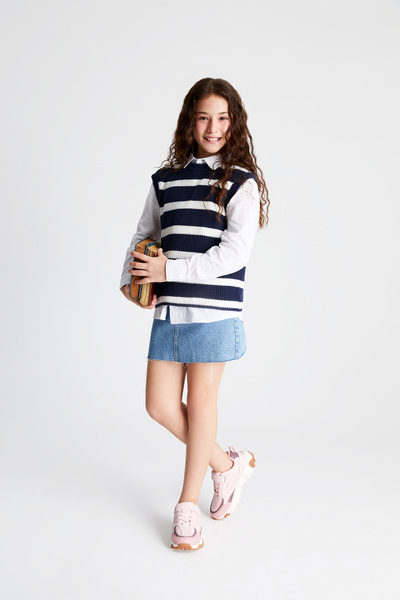 Vicco بودرة جيسي لايت للفتيات في الهواء الطلق