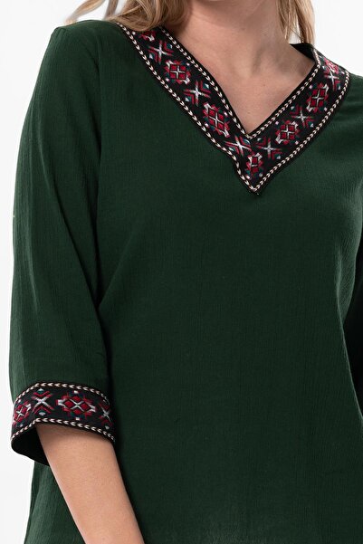 Eliş Şile Bezi Καλοκαιρινή μπλούζα με κέντημα Talya Şile με λαιμόκοψη με τρία τέταρτα πράσινη Ysl